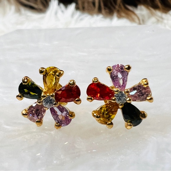 Beautiful goldtone, flower, multicolor bling costume pierced earrings - Picture 5 of 7
